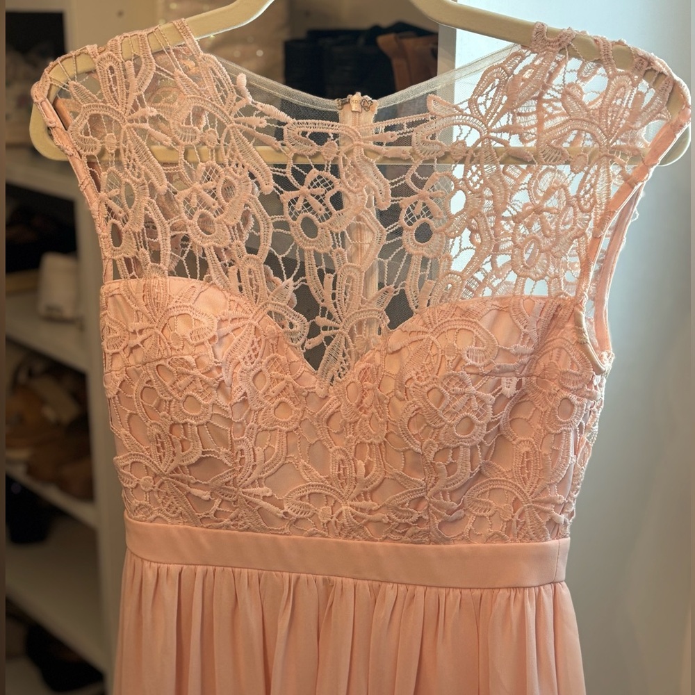 Chic Lace Maxi Dress in Soft Pink